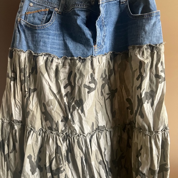 Blue Jean camo skirt - Picture 2 of 3